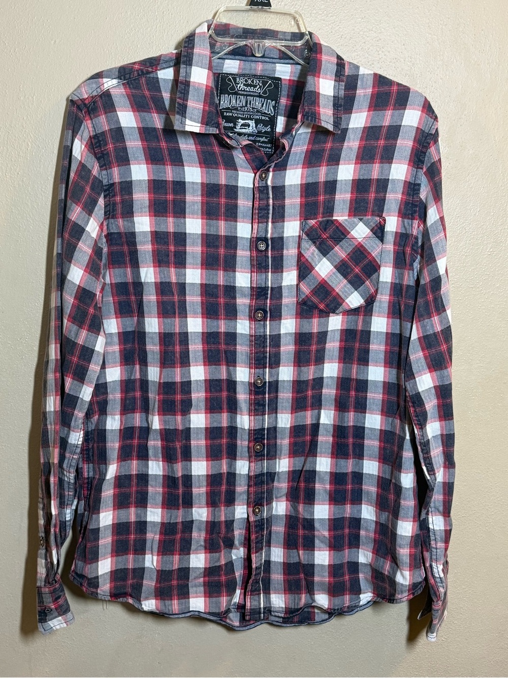 Men’s Broken Threads Plaid Button-Up Shirt Sz Lg